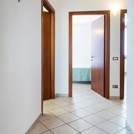 C008 - Camerano, Delizioso Trilocale Completamente Accessoriato Apartment Camerano