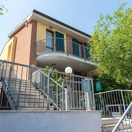 Apartmán C008 - Camerano, Delizioso Trilocale Completamente Accessoriato Camerano