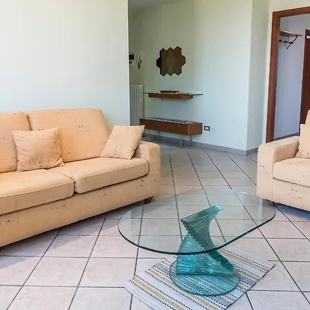 Apartmán C008 - Camerano, Delizioso Trilocale Completamente Accessoriato Camerano