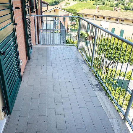 Apartmán C008 - Camerano, Delizioso Trilocale Completamente Accessoriato *